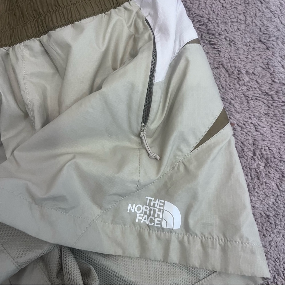 The North Face Women’s WindWall TNF X size Small Tan, White/Cream Running Shorts - Picture 5 of 10